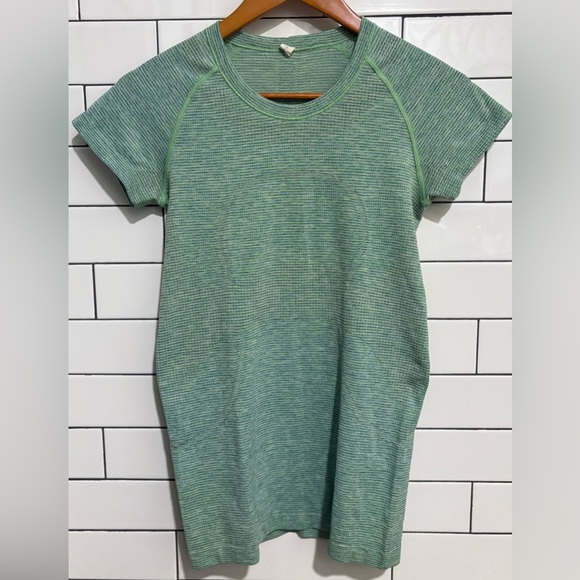 Lululemon Swiftly Tech Short Sleeve Crew
Pistachio / Black 6 - Picture 9 of 12